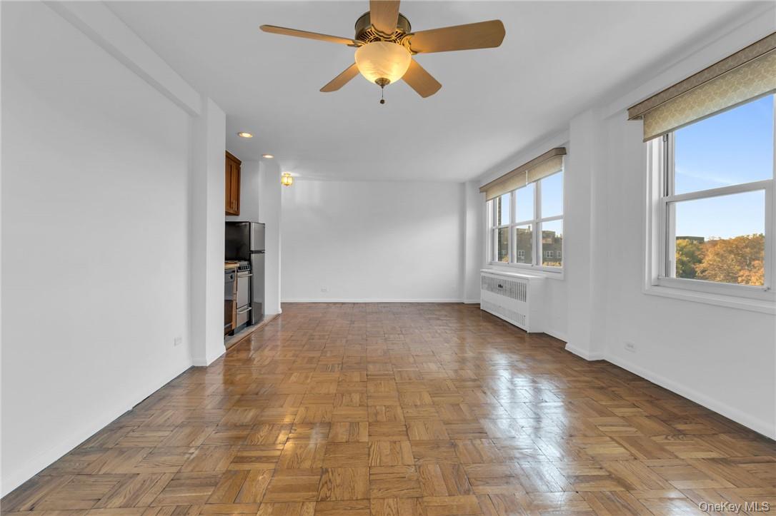 3935 Blackstone Avenue, Unit 5K photo 2