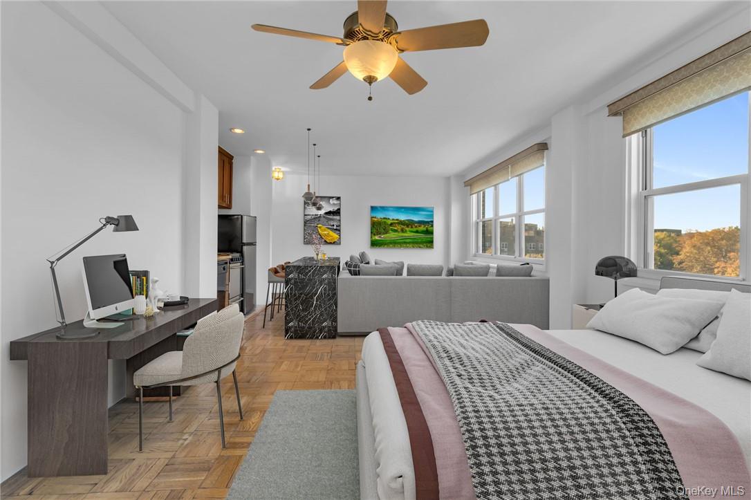 3935 Blackstone Avenue, Unit 5K