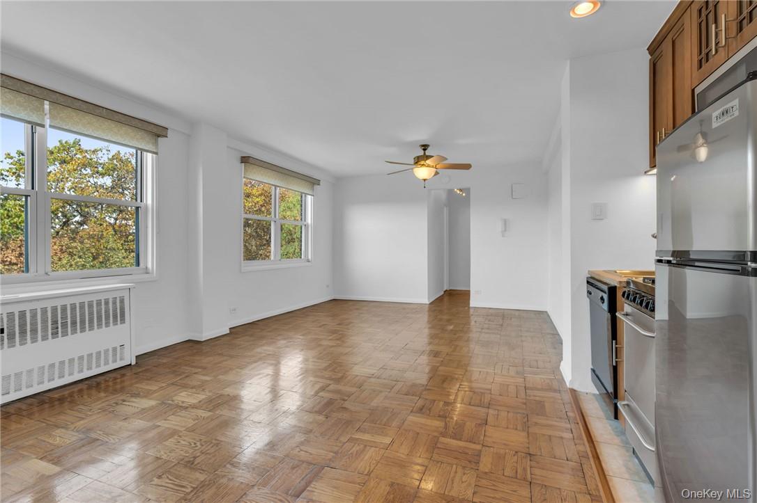 3935 Blackstone Avenue, Unit 5K photo 7