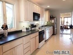 15 Downs Boulevard – For Rent photo 19