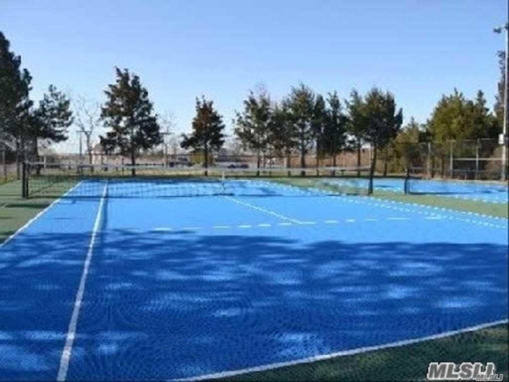 15 Downs Boulevard – For Rent photo 14