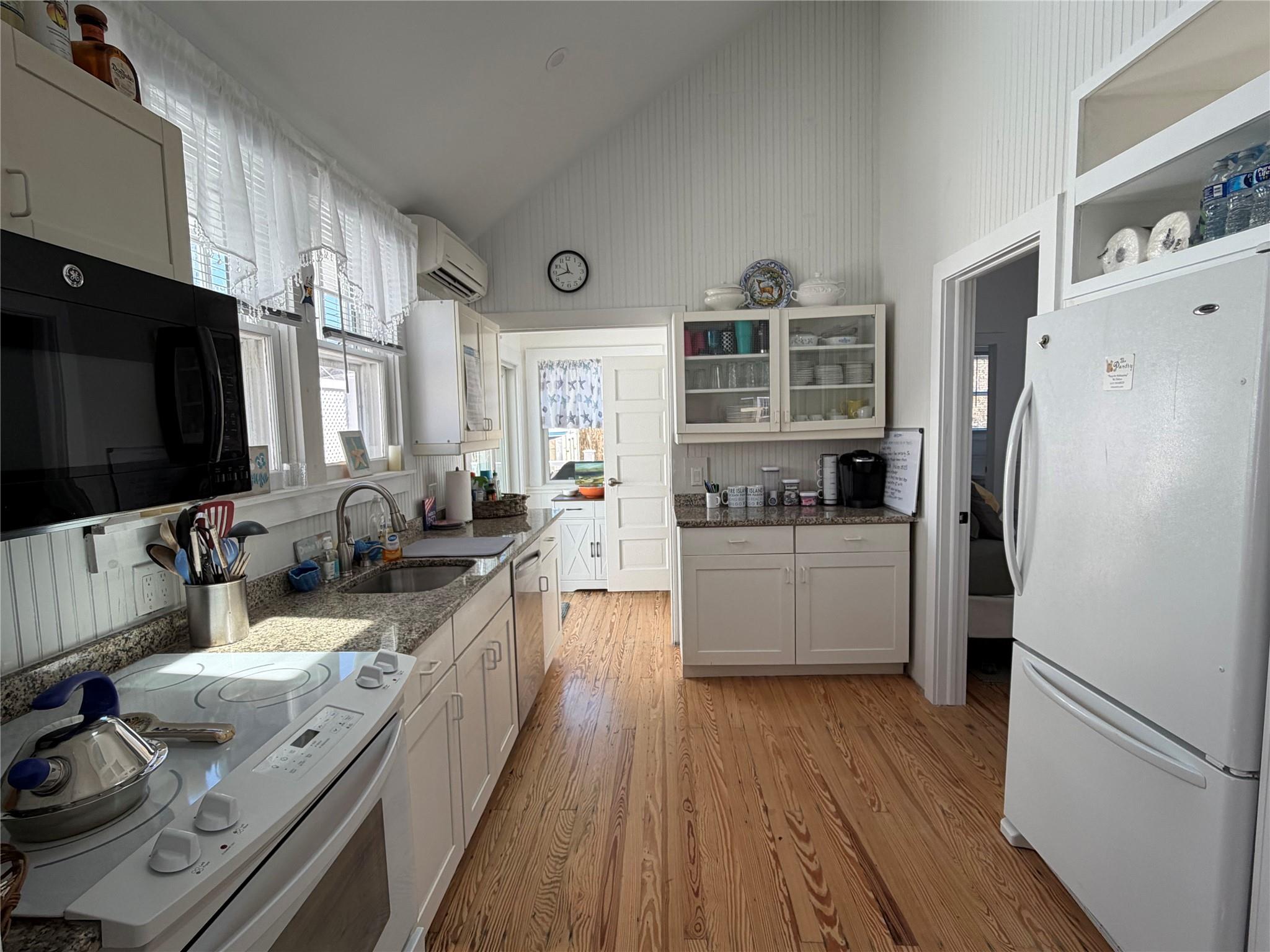 760 Ocean Breeze Walk – For Rent photo 4