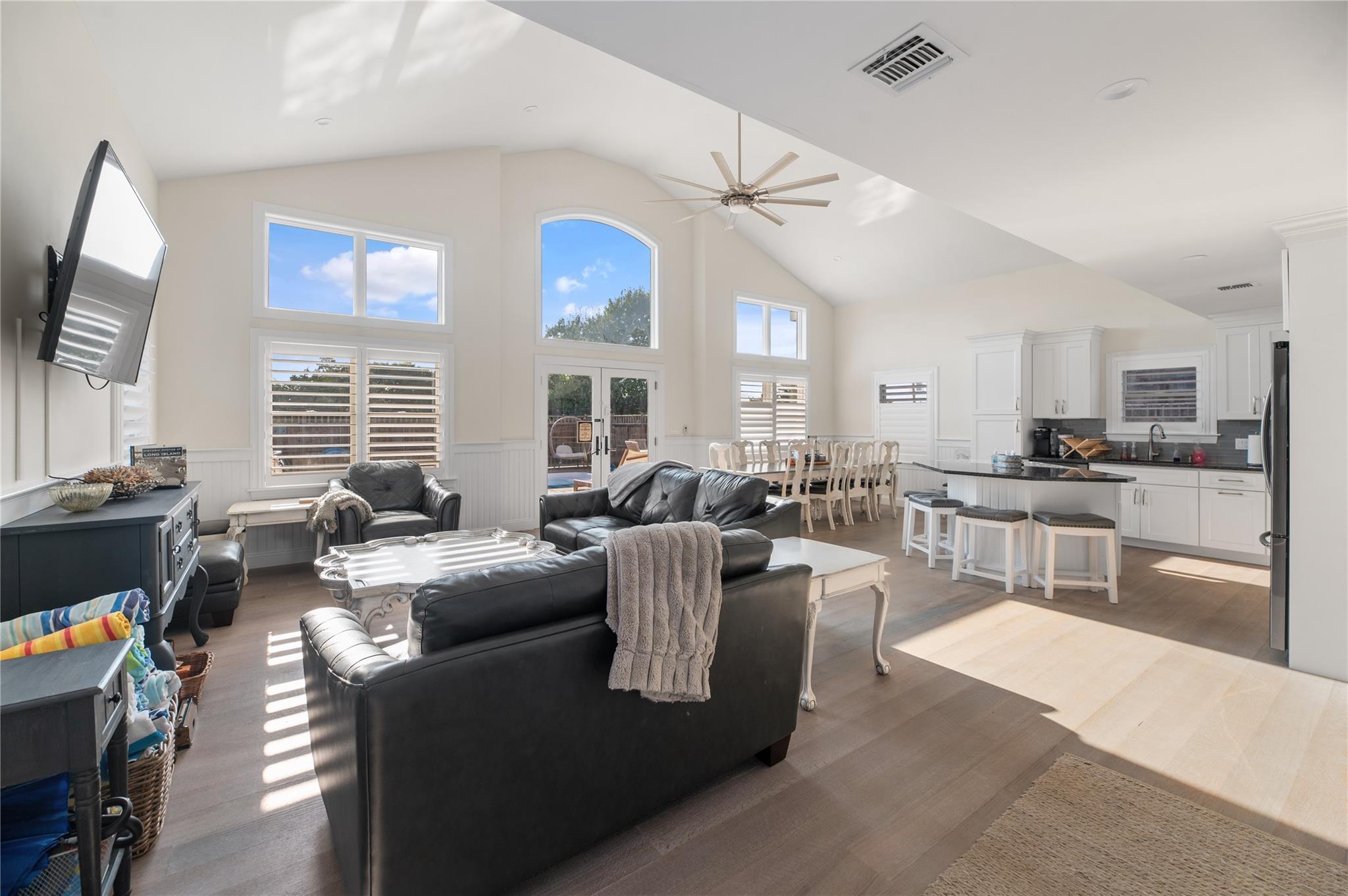 338 Surf Road – For Rent photo 2