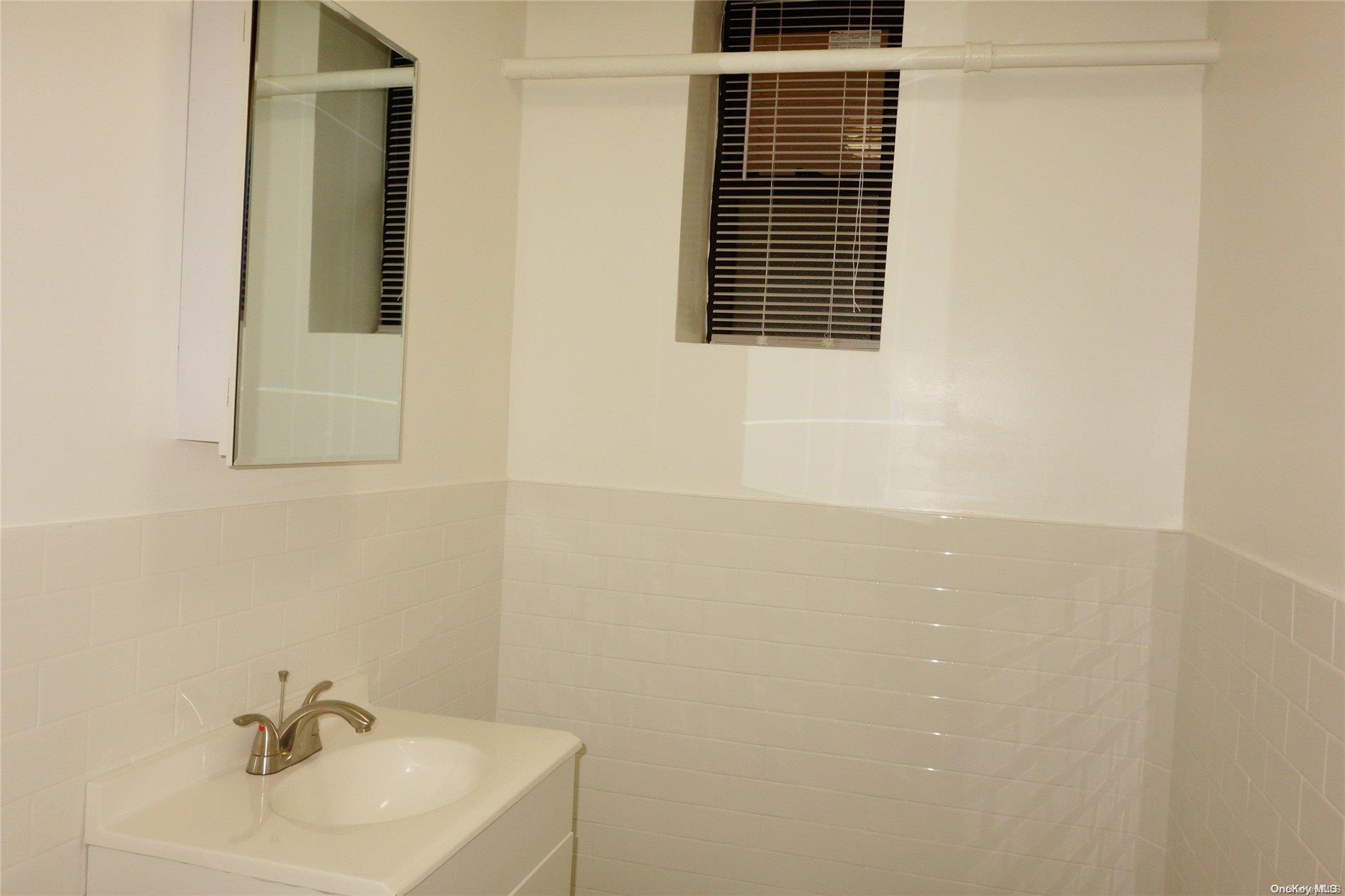 143-45 Sanford Avenue, Unit L1 photo 4