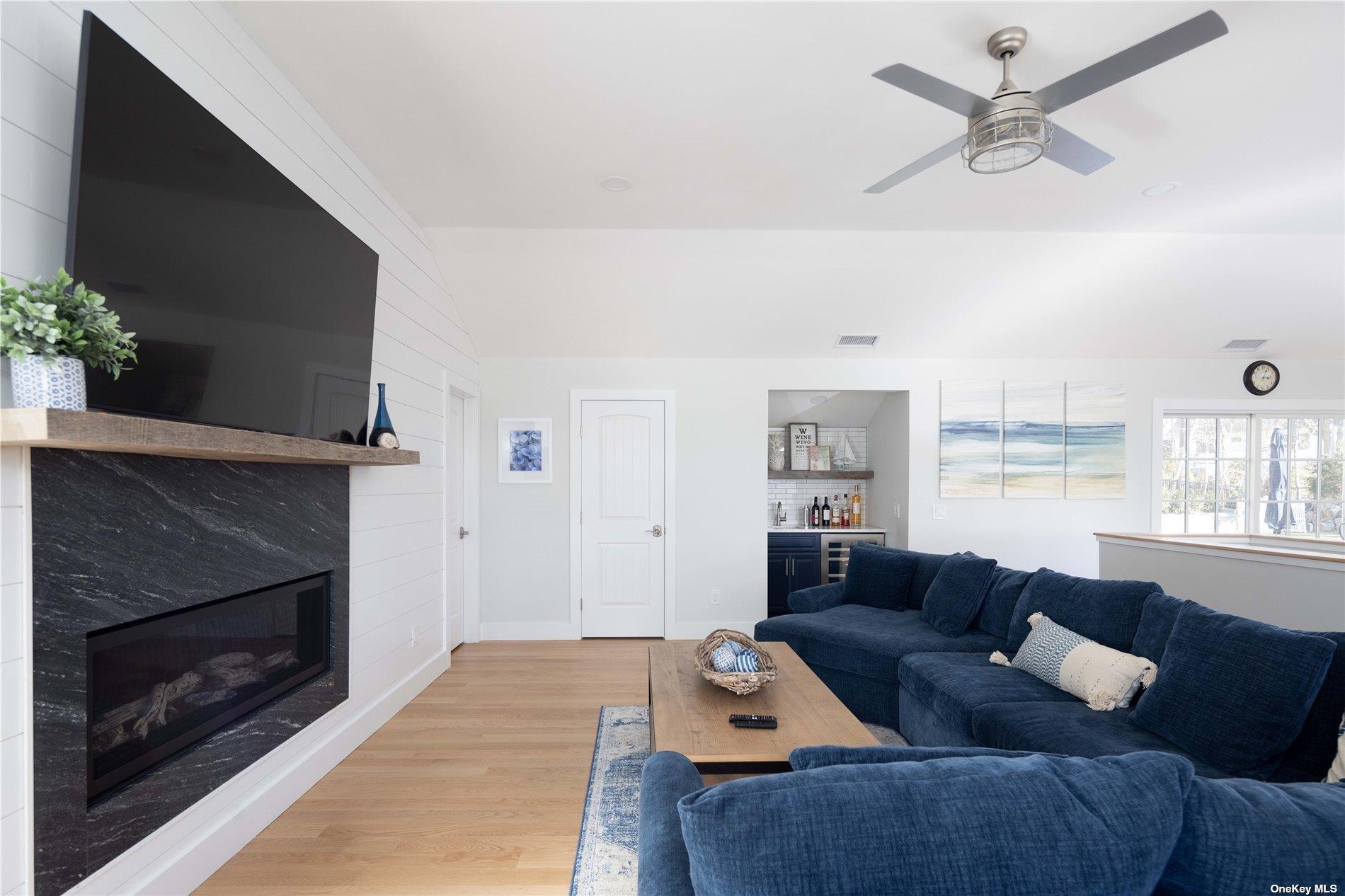 935 Southern Cross Road – For Rent photo 8
