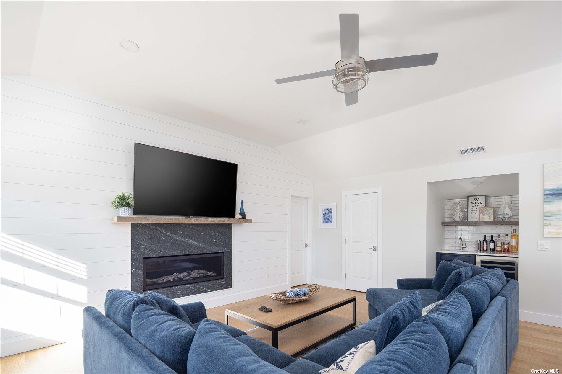 935 Southern Cross Road – For Rent photo 9