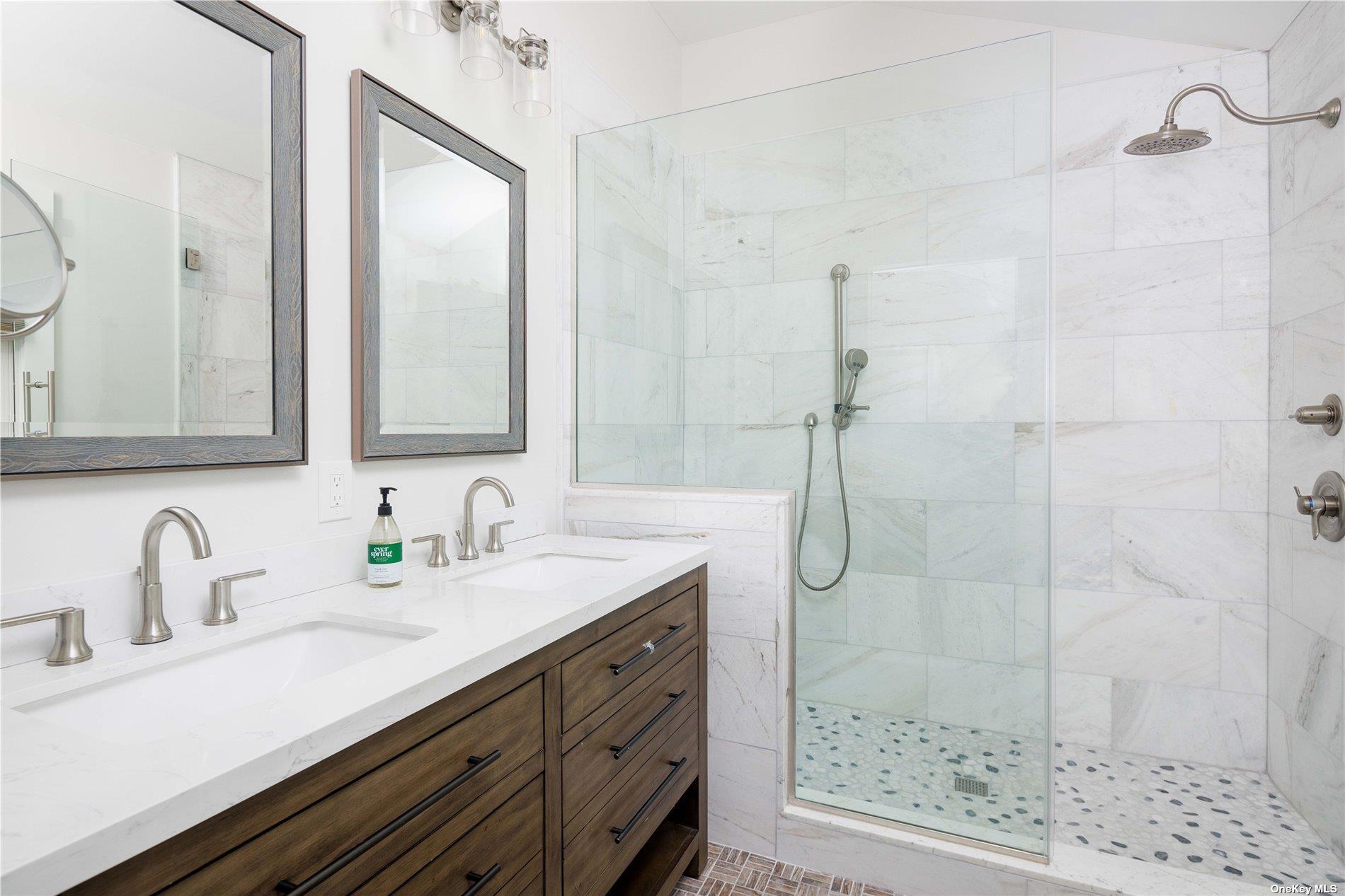 935 Southern Cross Road – For Rent photo 11