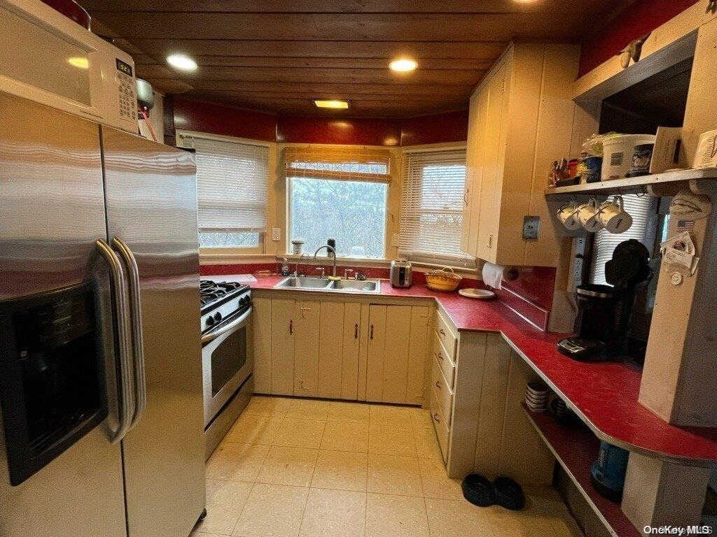 7 E End Walk – For Rent photo 4