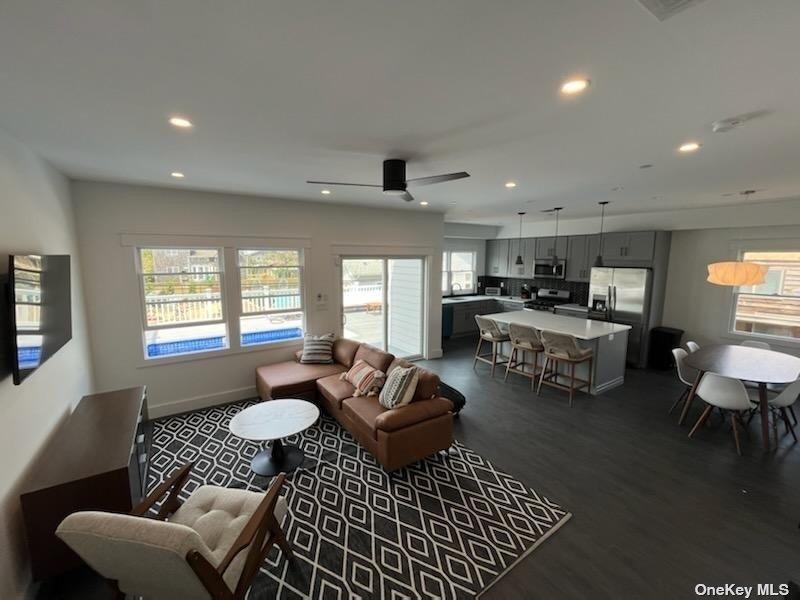 334 Denhoff – For Rent photo 2