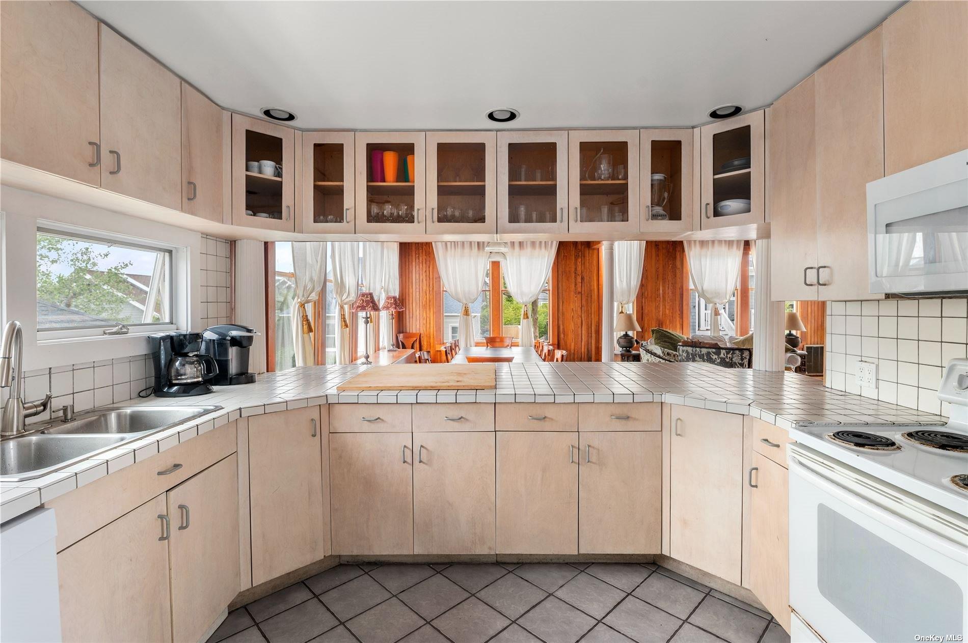 300 Cottage Walk – For Rent photo 5