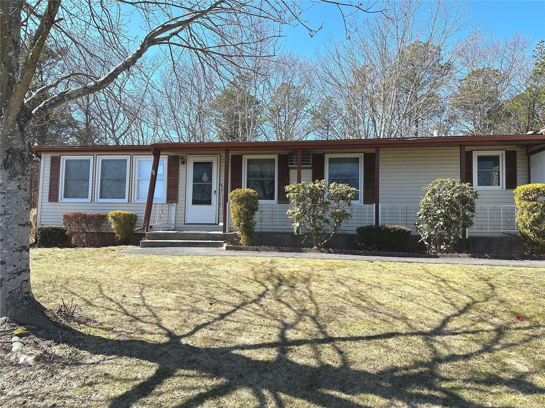55 Village Circle, Unit 1 photo 2