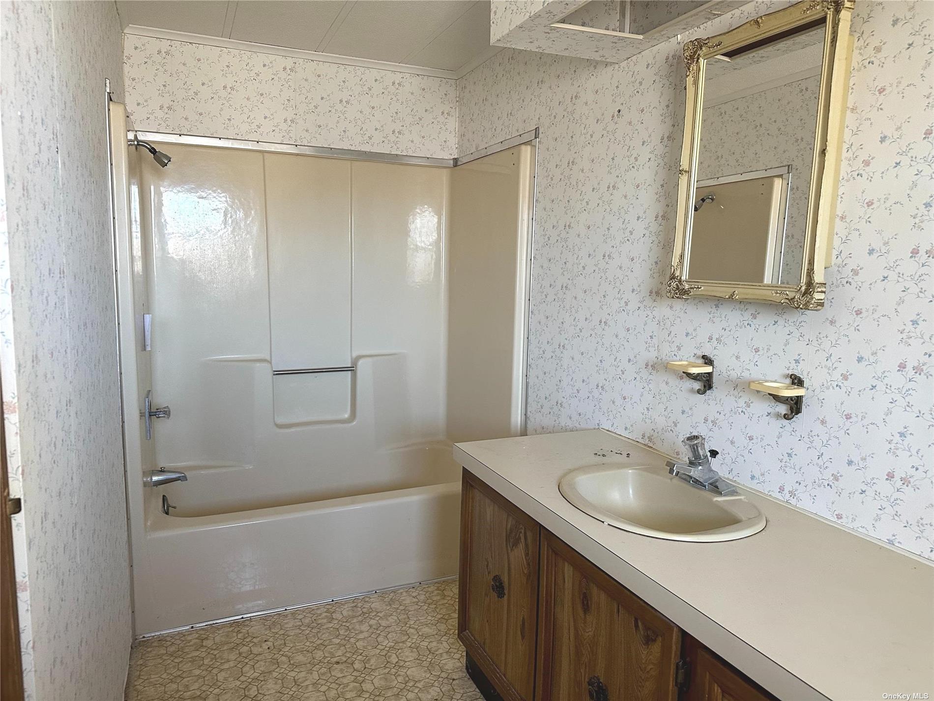 55 Village Circle, Unit 1 photo 7