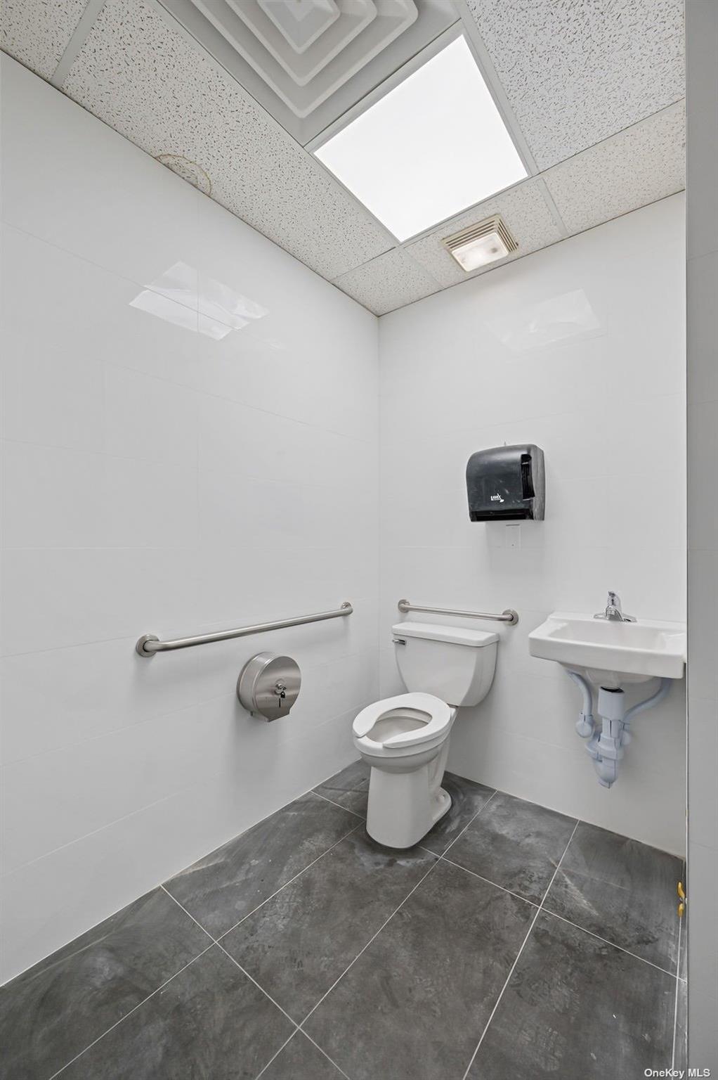 61-07 Utopia Parkway – For Sale photo 8
