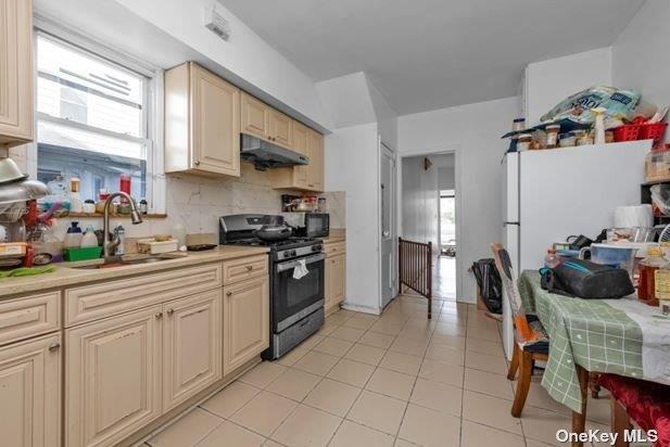 85-38 Homelawn Street – For Sale photo 11
