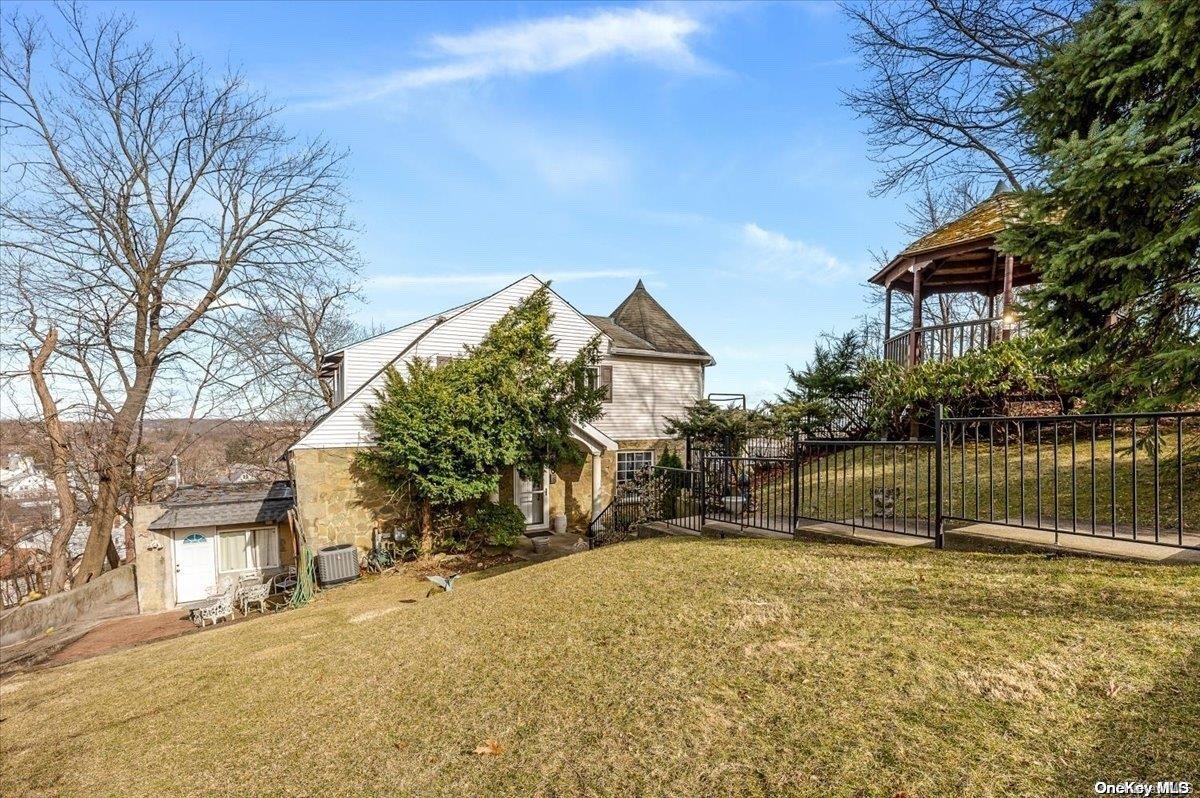 45 East Loop Road – For Sale photo 2