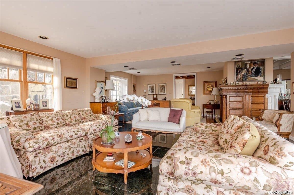 45 East Loop Road – For Sale photo 5