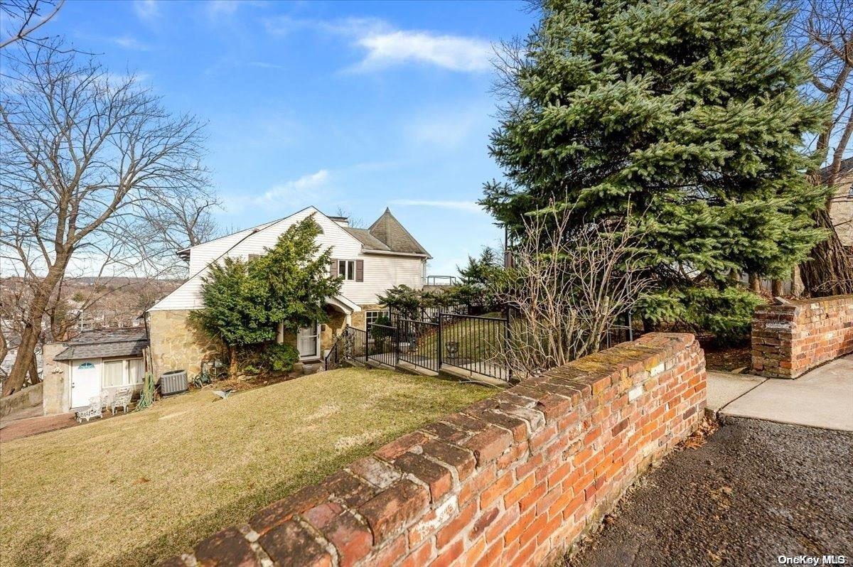 45 East Loop Road – For Sale