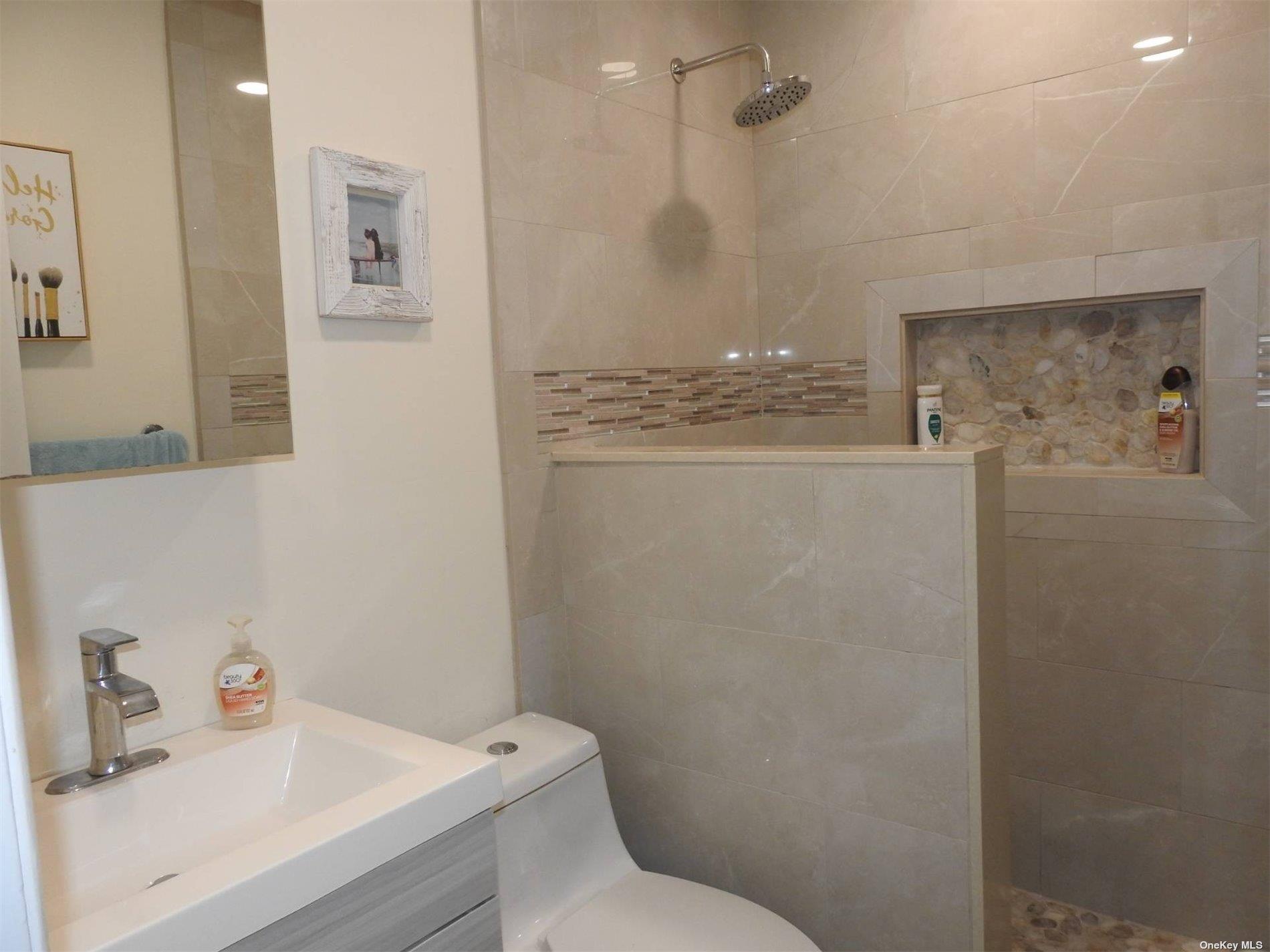 274 Dune Road, Unit 6 photo 8