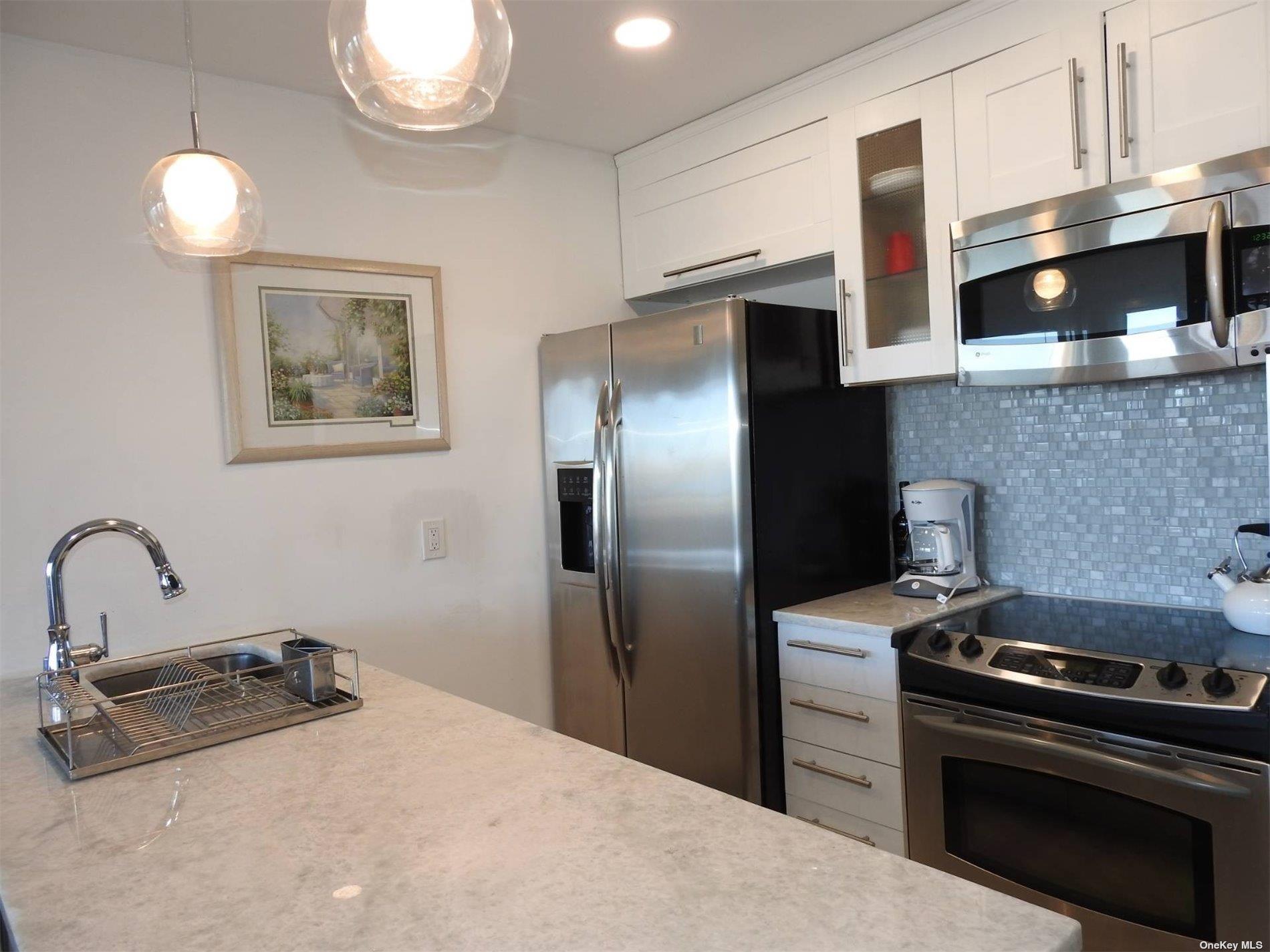 274 Dune Road, Unit 6 photo 5