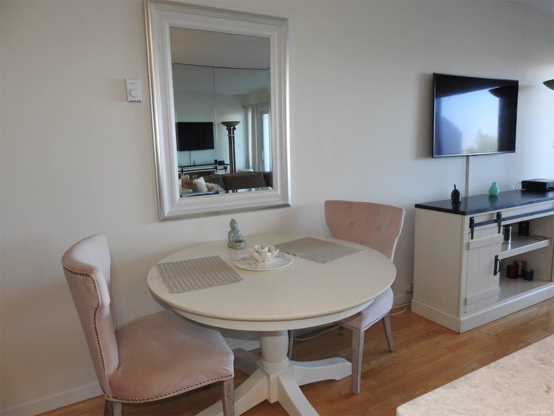 274 Dune Road, Unit 6 photo 6