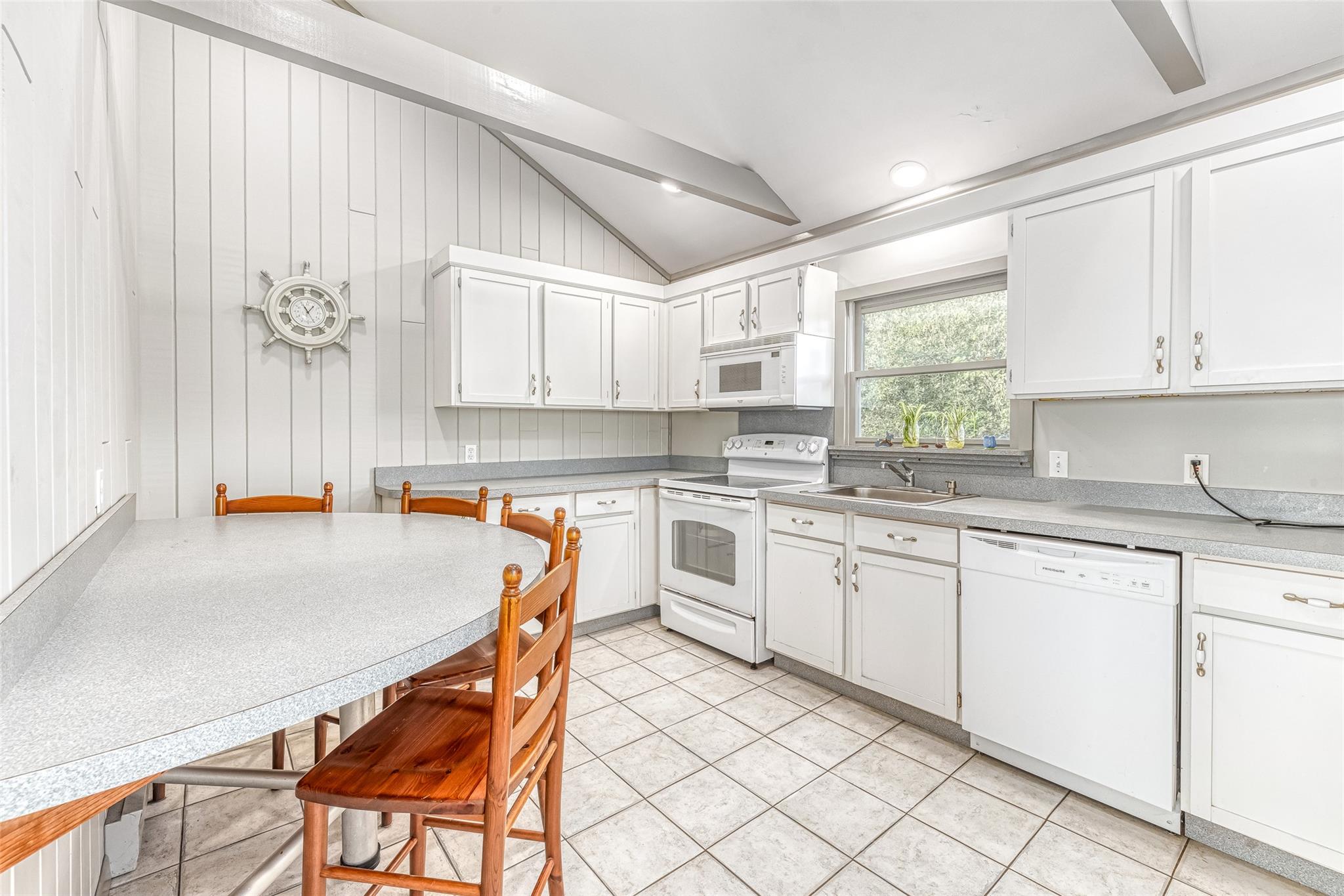 1355 Watersedge Way – For Rent photo 7