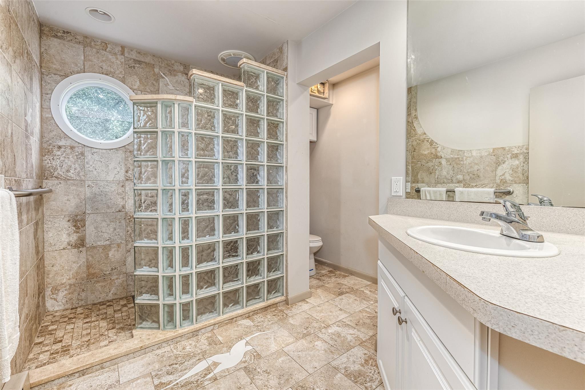 1355 Watersedge Way – For Rent photo 16