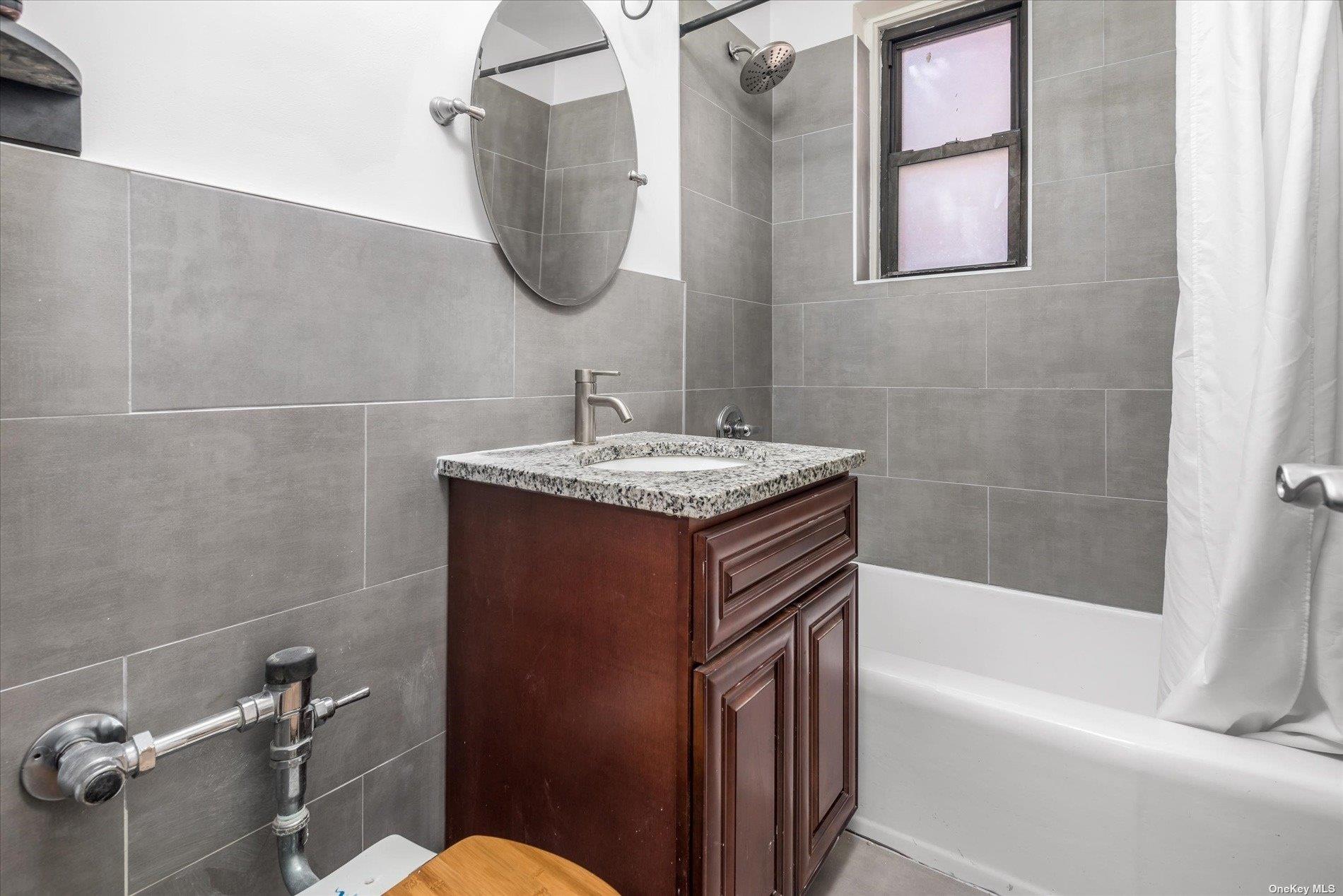 65-15 38th Avenue, Unit 5R photo 6