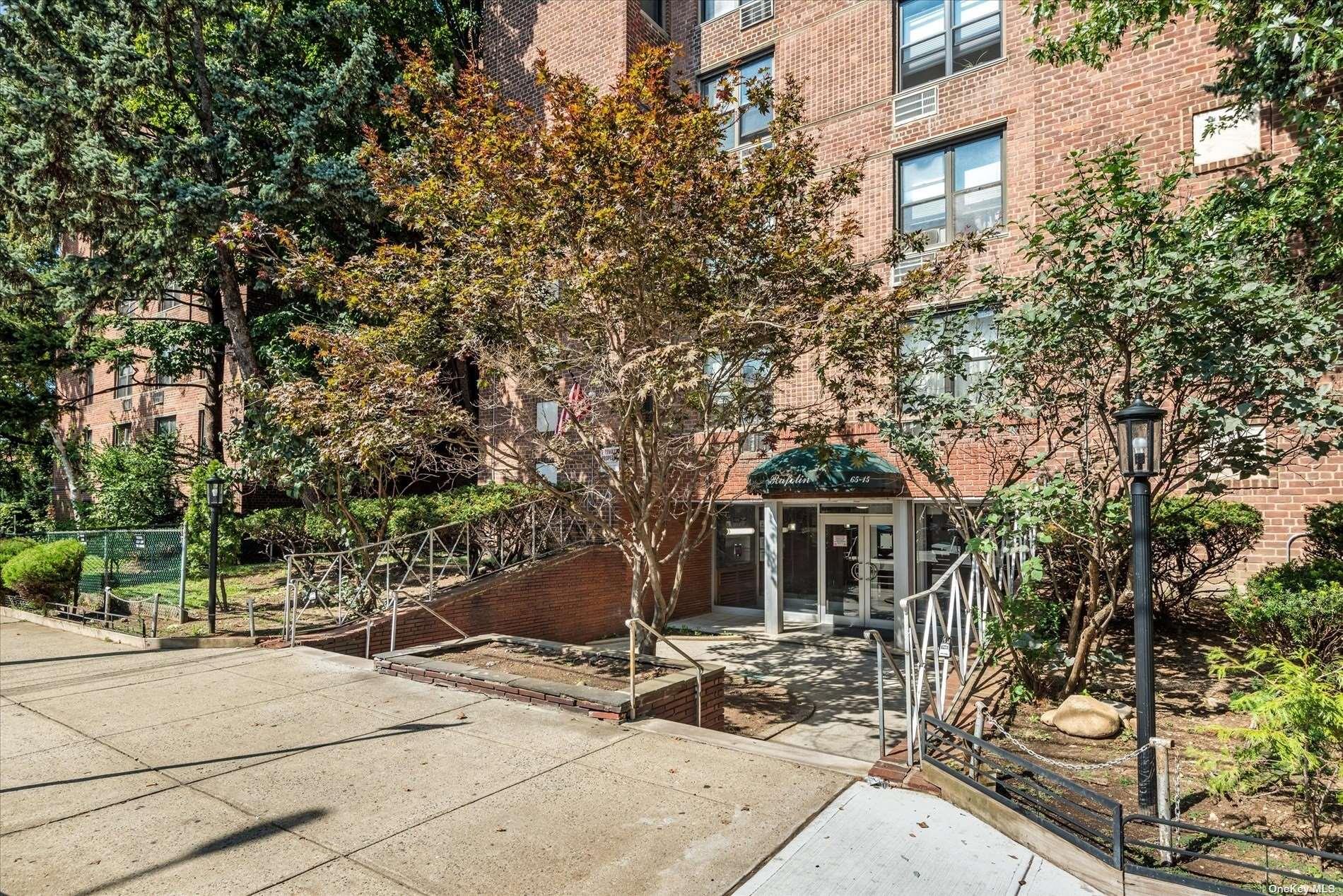 65-15 38th Avenue, Unit 5R photo 10