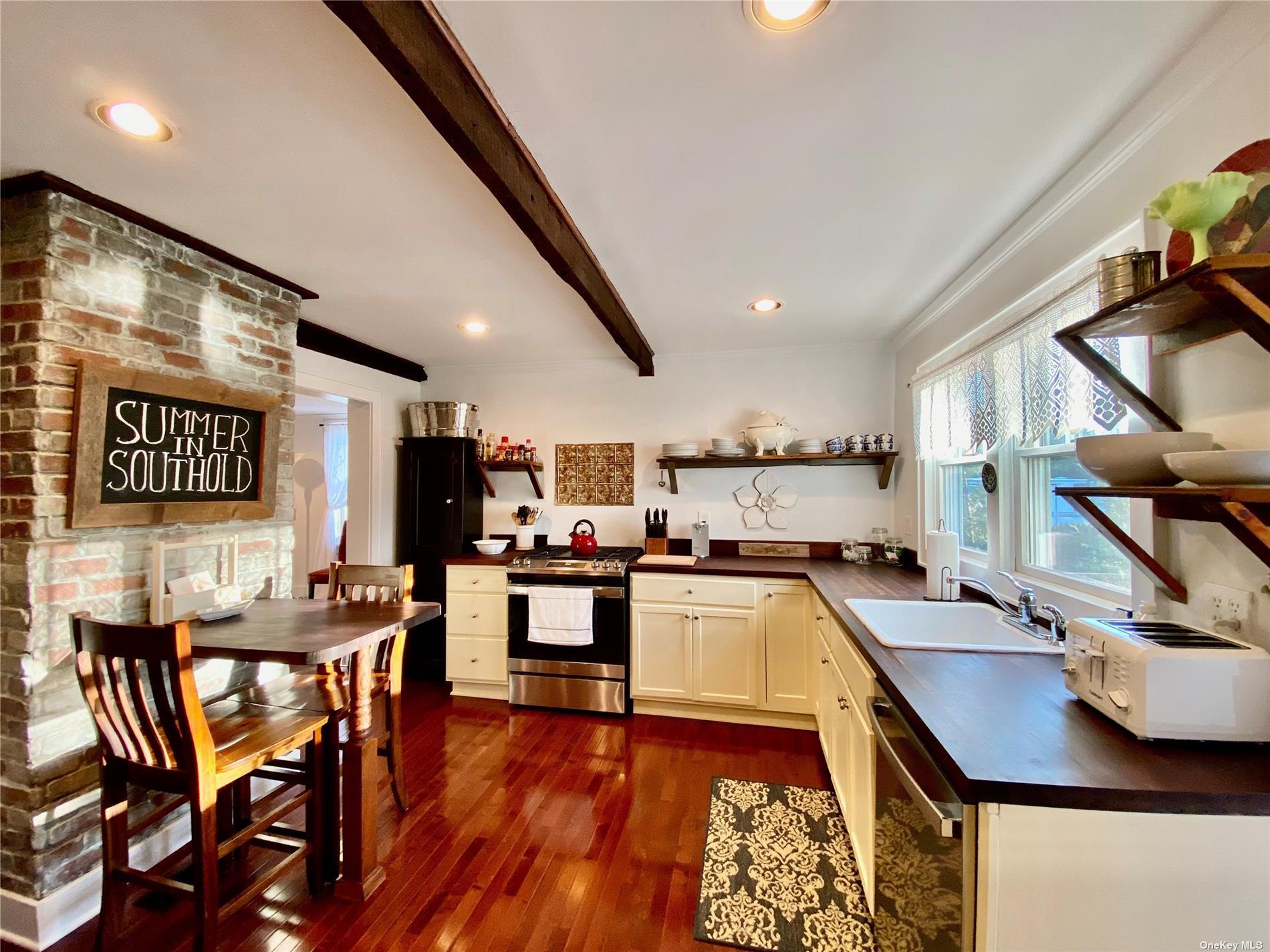 1975 Youngs Avenue – For Rent photo 3