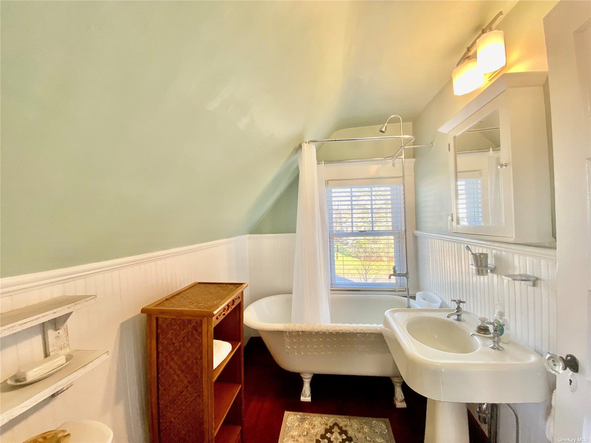 1975 Youngs Avenue – For Rent photo 16