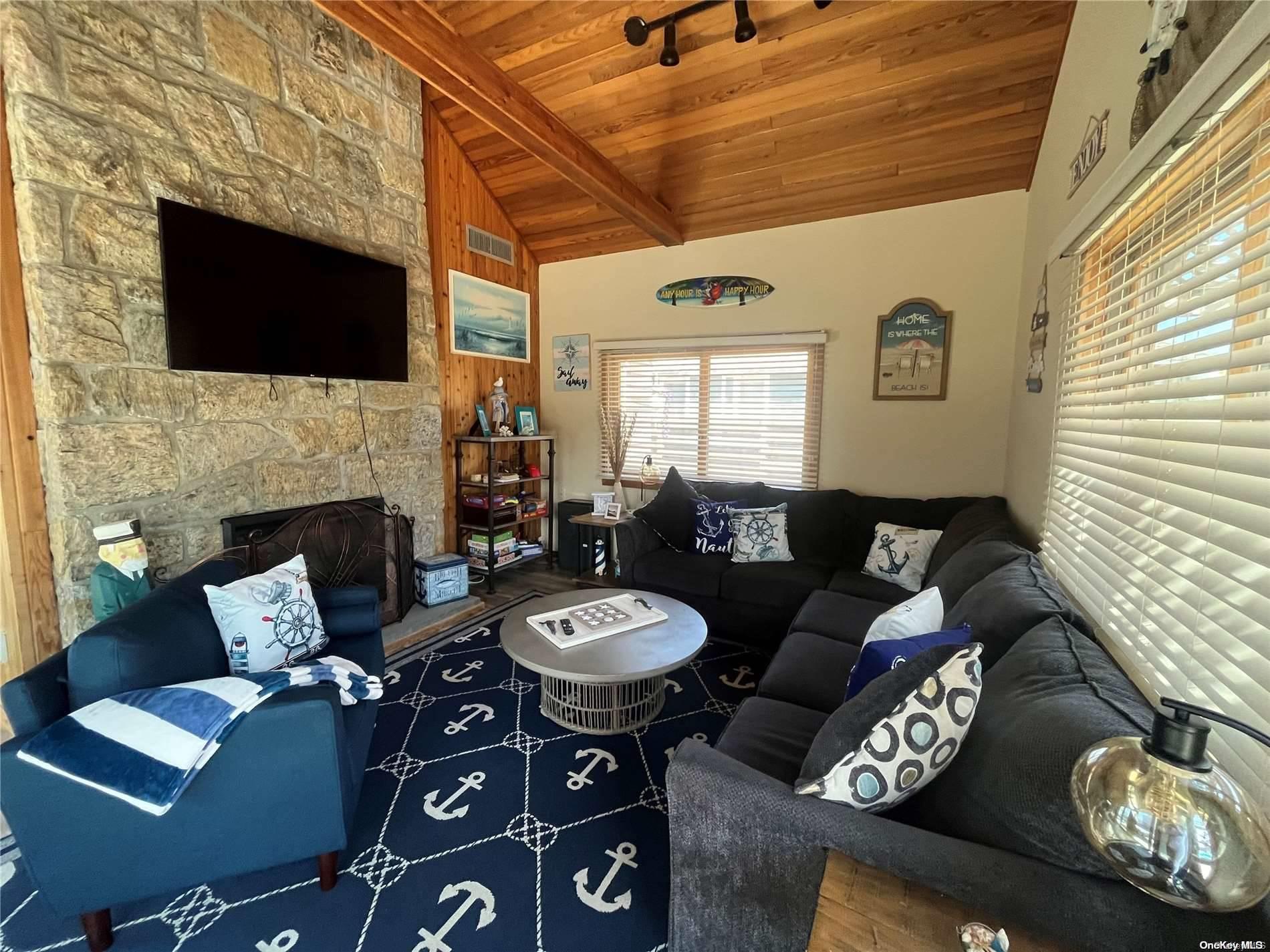 352 Dehnoff Walk – For Rent photo 16