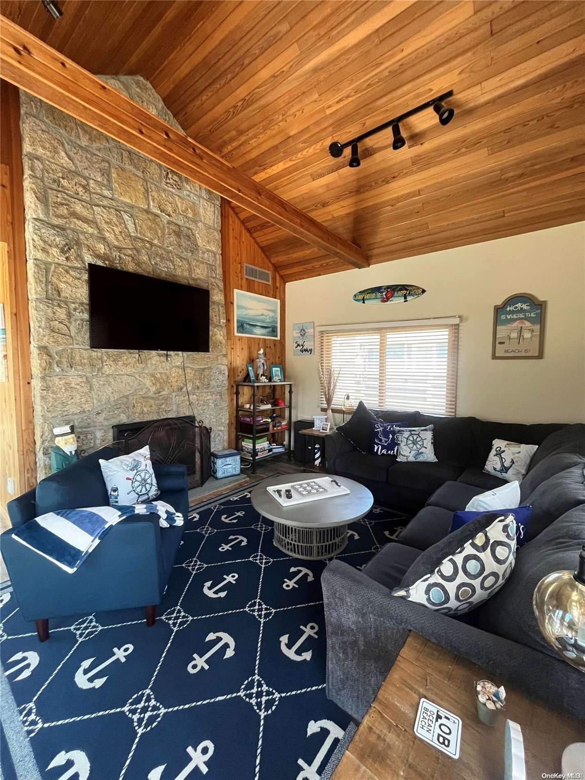352 Dehnoff Walk – For Rent photo 15