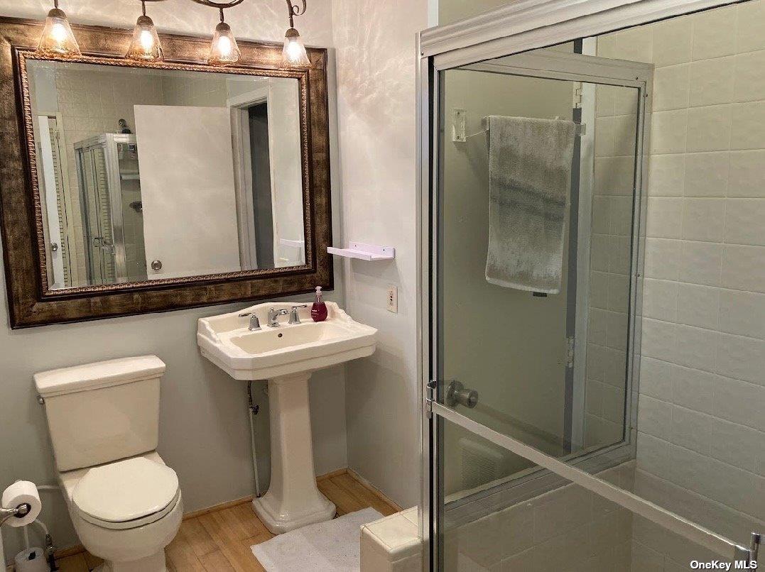 50 Clipper Roadway – For Rent photo 8