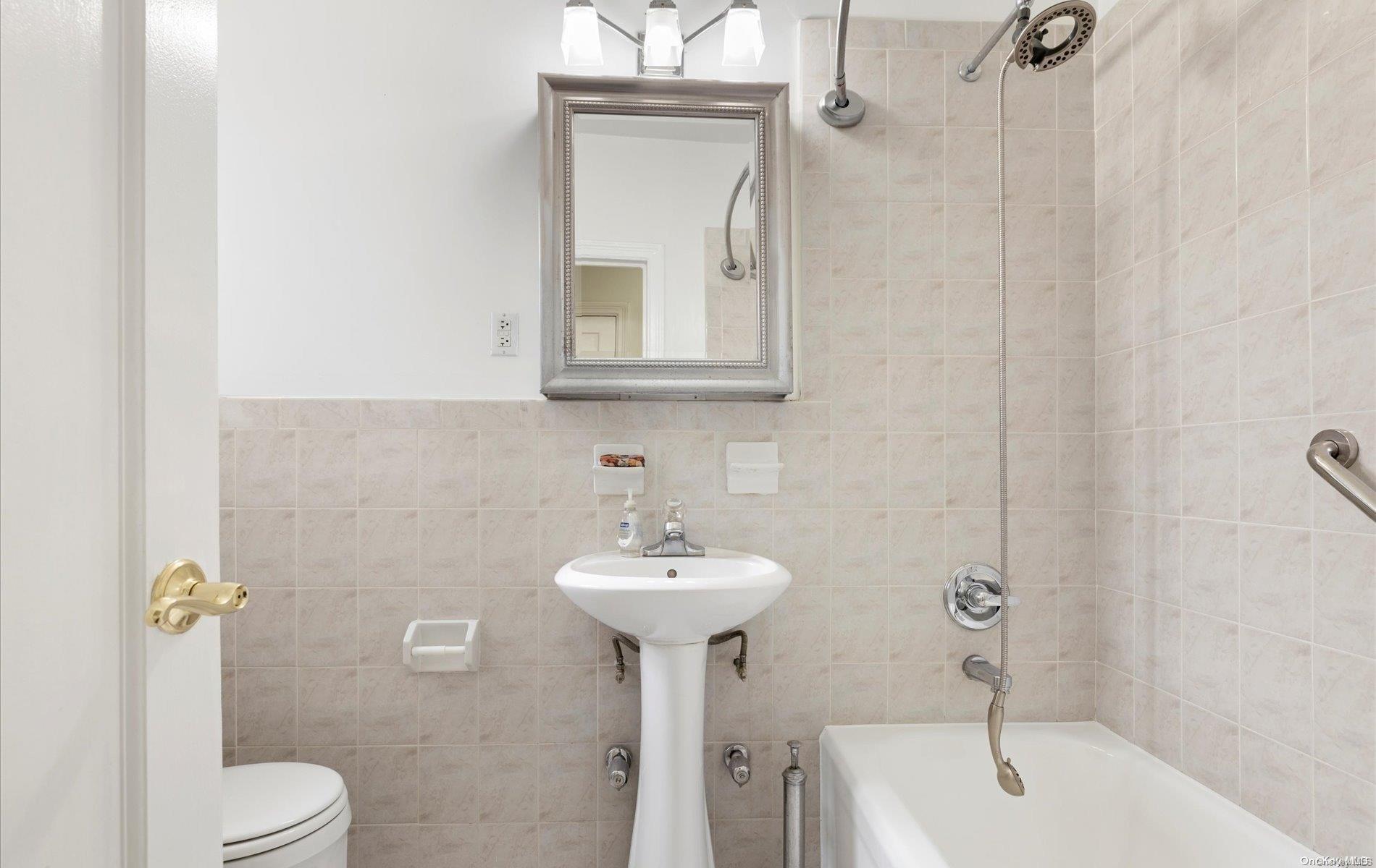 34-24 82nd Street, Unit 5M photo 13
