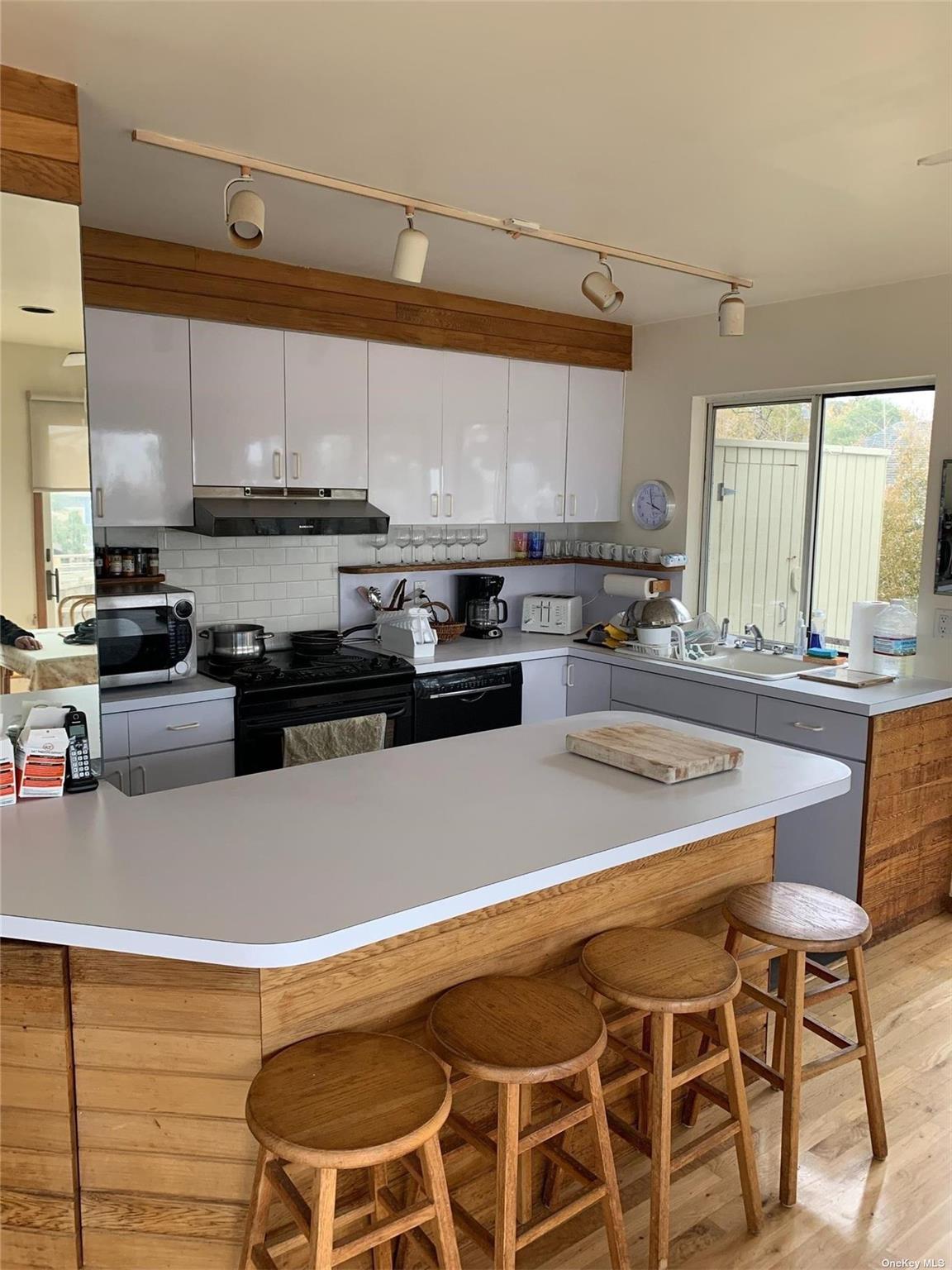 6 Sloop Walk – For Rent photo 4