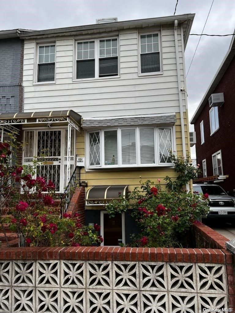 937 E E 89th Street – For Sale