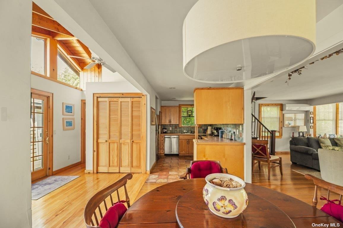 993 Surfview Walk – For Rent photo 5