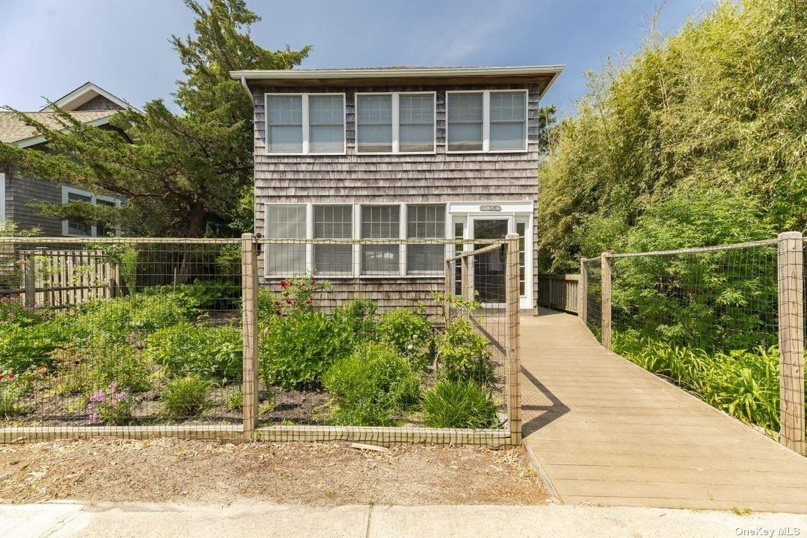 993 Surfview Walk – For Rent