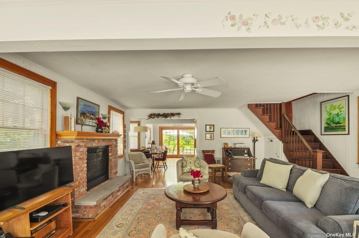 993 Surfview Walk – For Rent photo 4