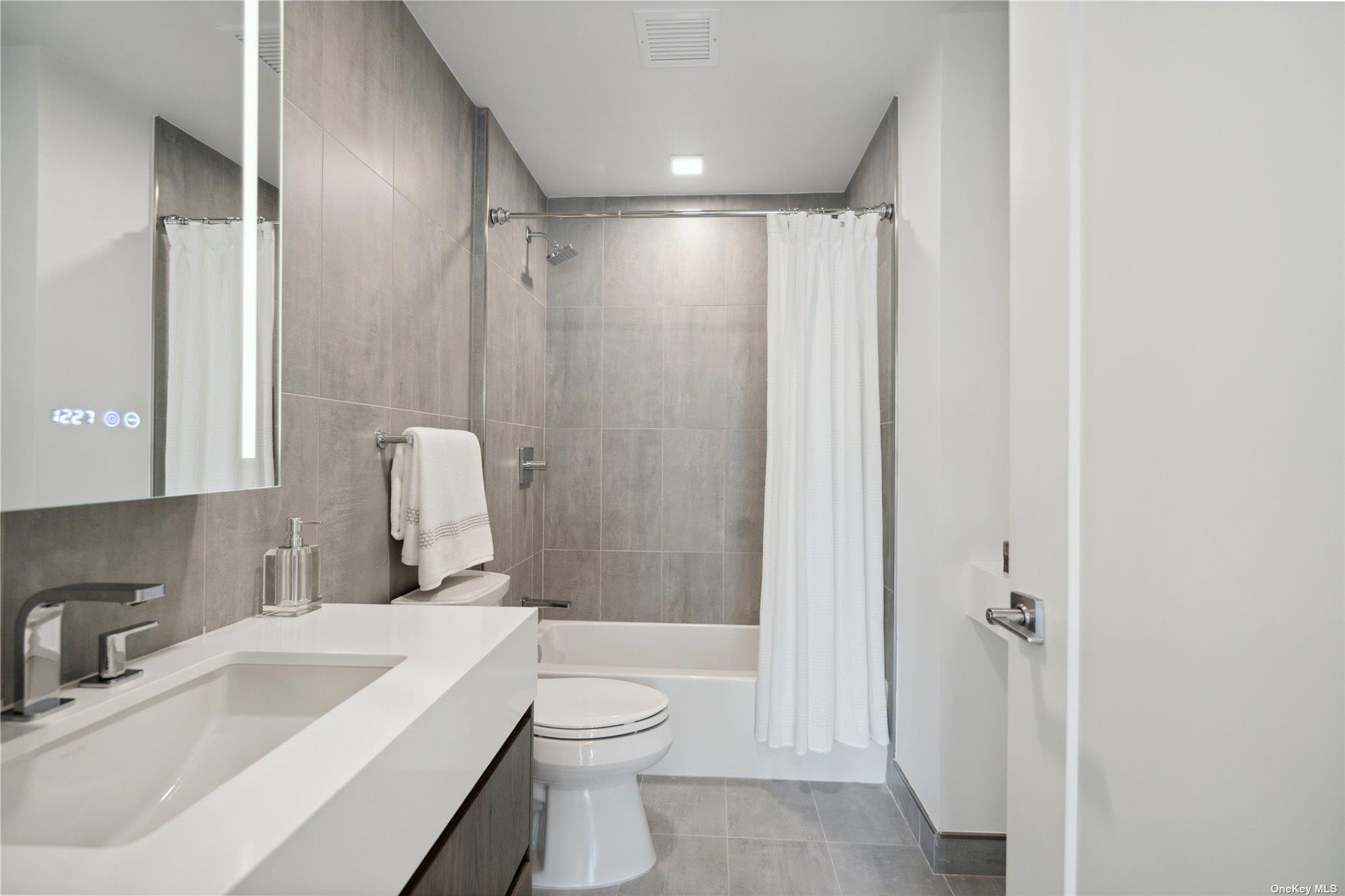218 Middle Neck Road, Unit 111 photo 21