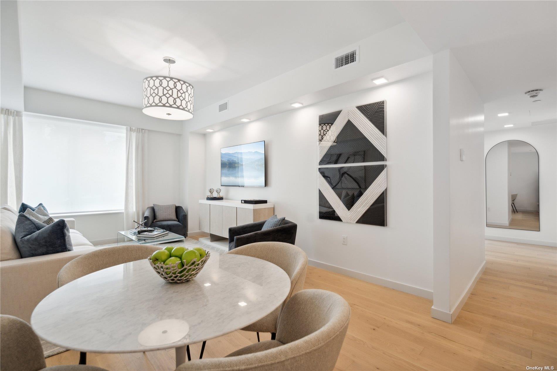 218 Middle Neck Road, Unit 111 photo 9