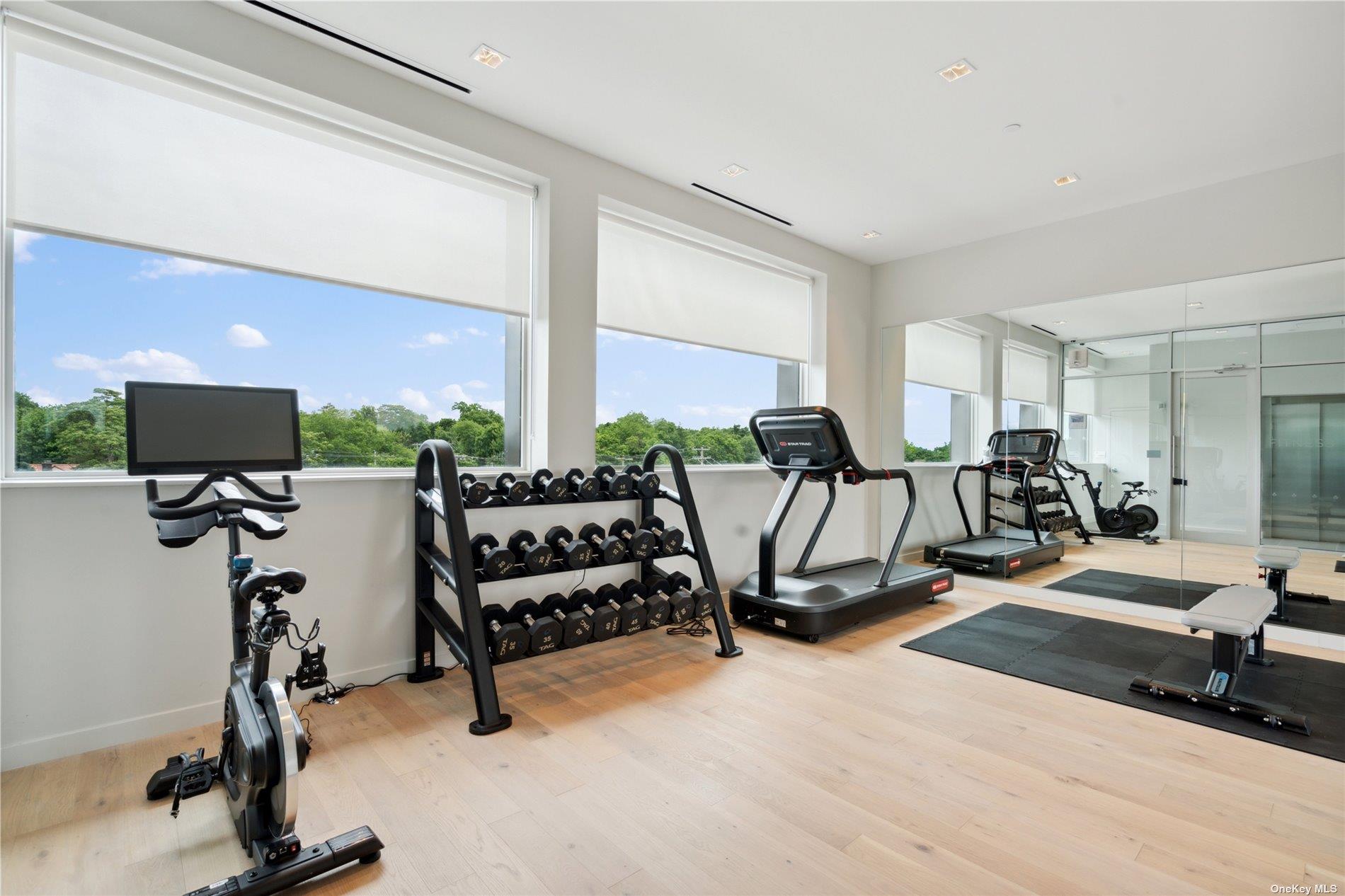 218 Middle Neck Road, Unit 111 photo 29