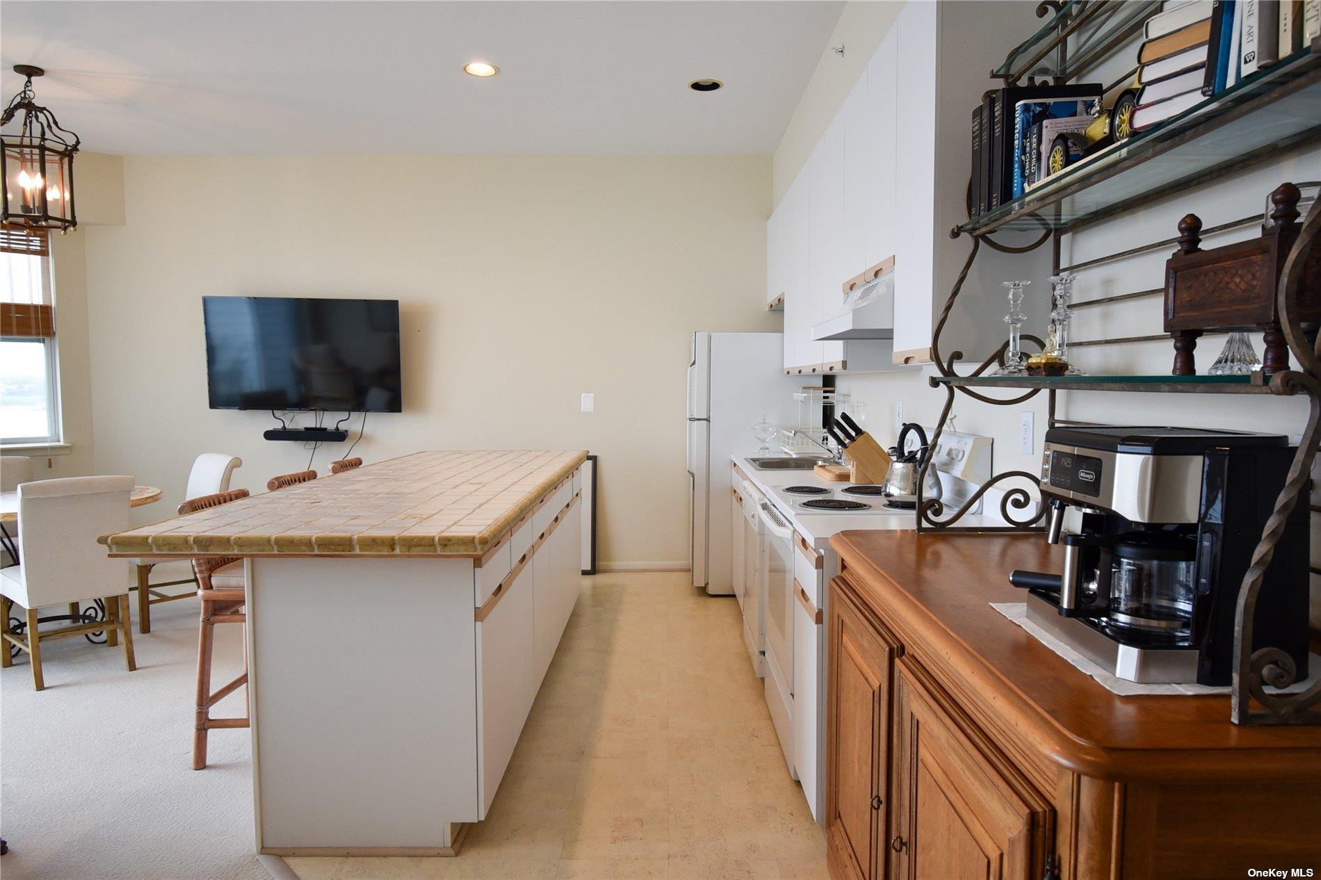 256 Dune Rd – For Rent photo 3