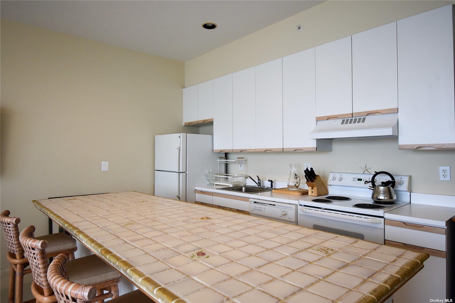 256 Dune Rd – For Rent photo 4