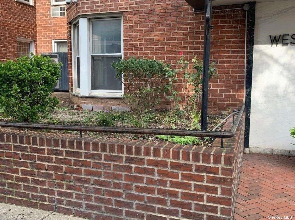 89-15 Parsons Blvd, Unit 11G photo 7