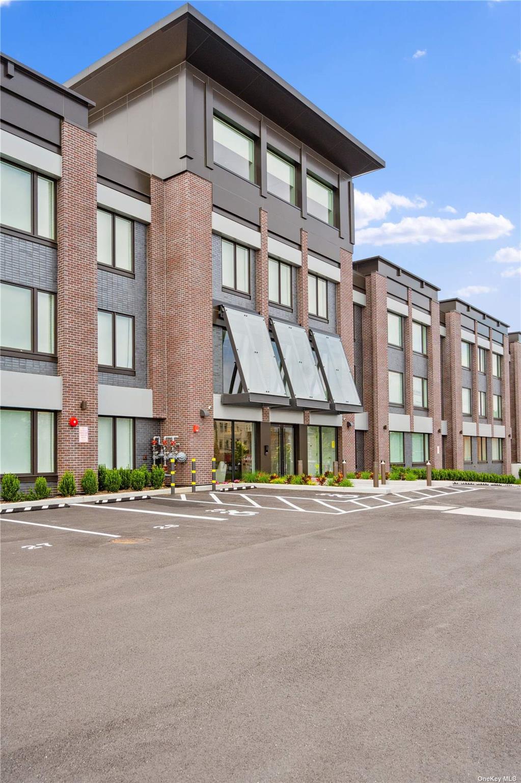 218 Middle Neck Road, Unit 107 photo 14