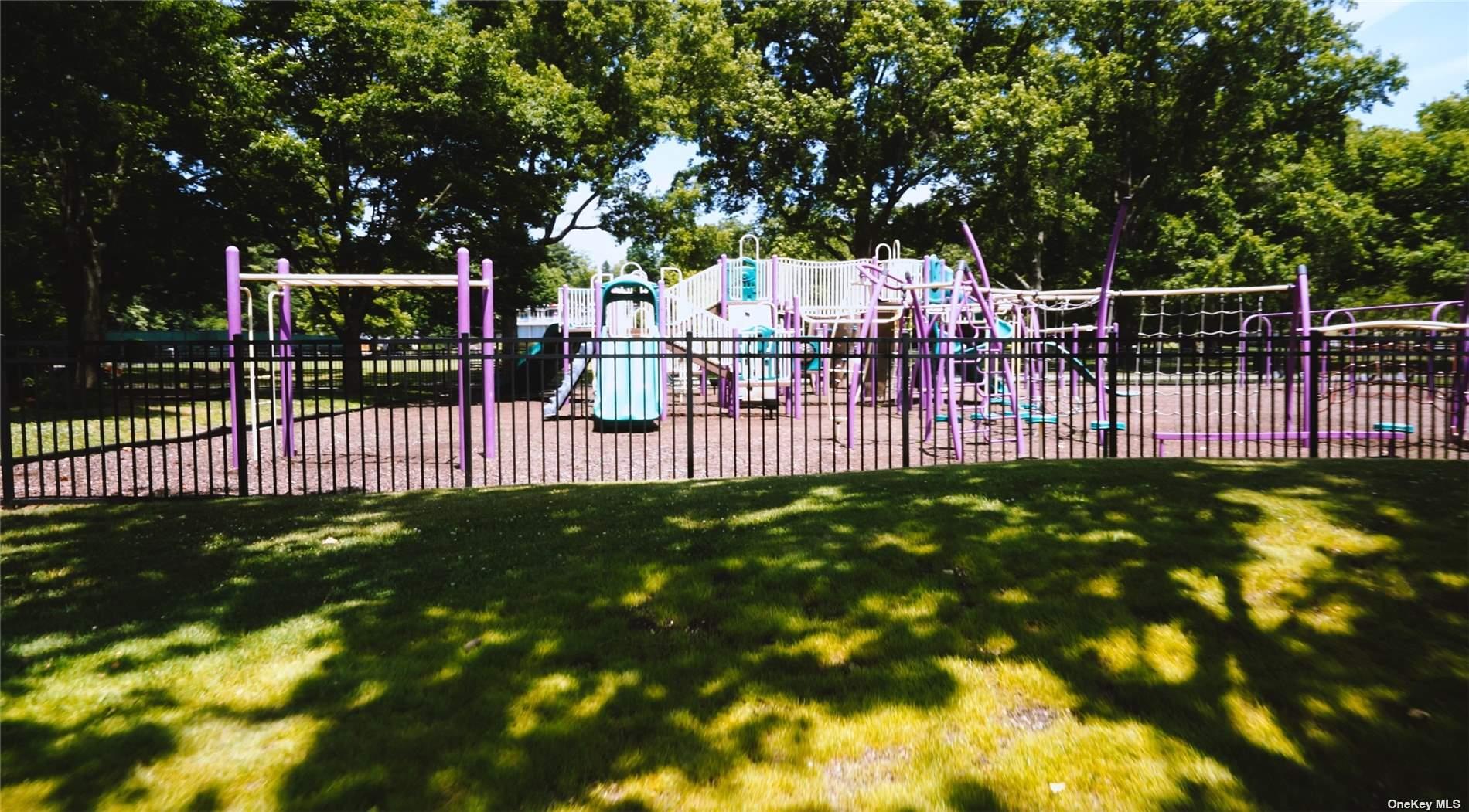 218 Middle Neck Road, Unit 107 photo 29