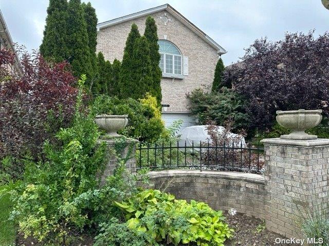 150-123 Powells Cove Boulevard – For Sale