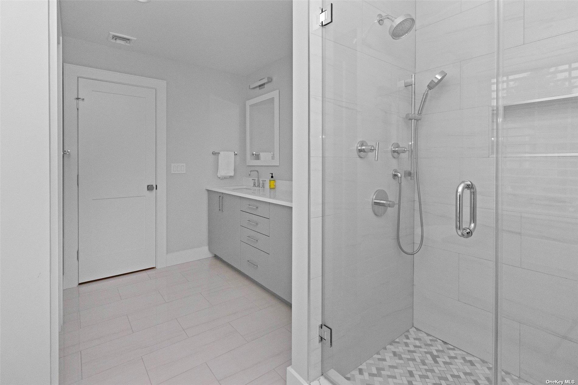 75 Clearview Avenue – For Rent photo 19