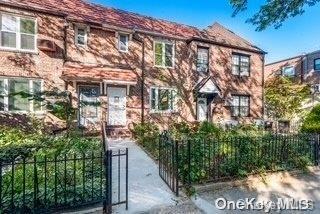 31-14 77 Street – For Sale photo 27